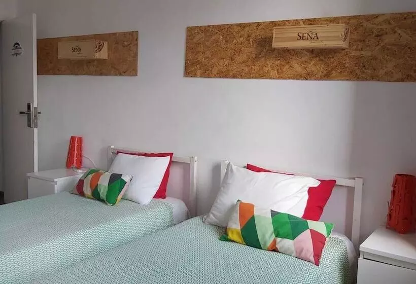 Porto Downtown Hostel