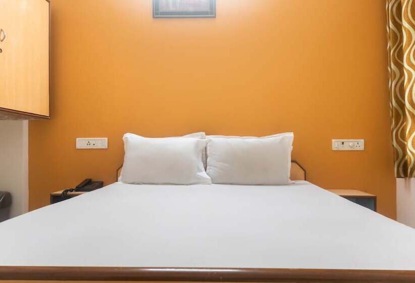 Spot On 43046 Hotel Saitej