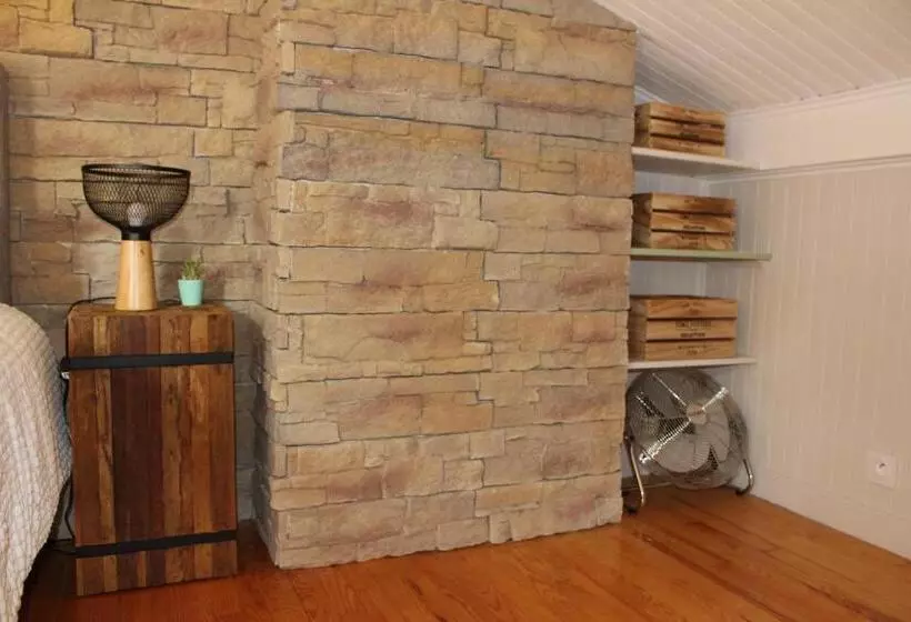 Aamiaismajoitus (B&B) Le Chalet Des Pesettes