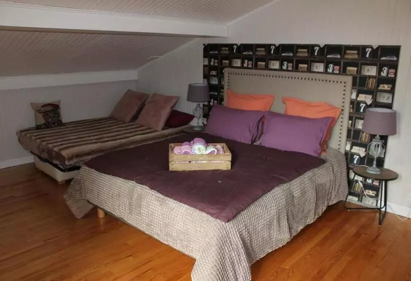 Aamiaismajoitus (B&B) Le Chalet Des Pesettes