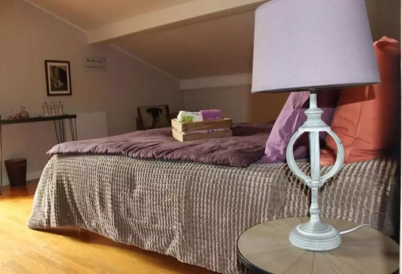 Aamiaismajoitus (B&B) Le Chalet Des Pesettes