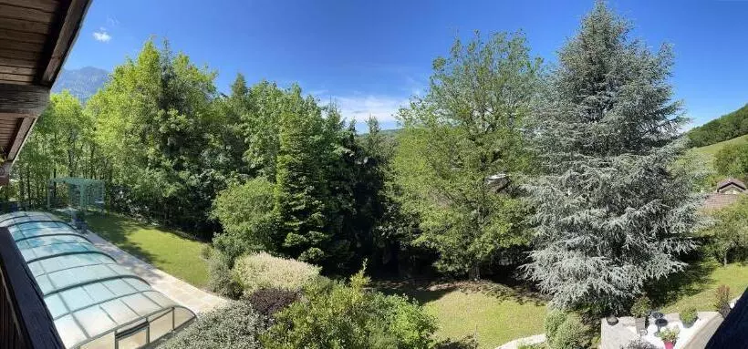 Aamiaismajoitus (B&B) Le Chalet Des Pesettes