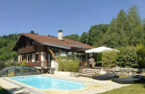 Aamiaismajoitus (B&B) Le Chalet Des Pesettes