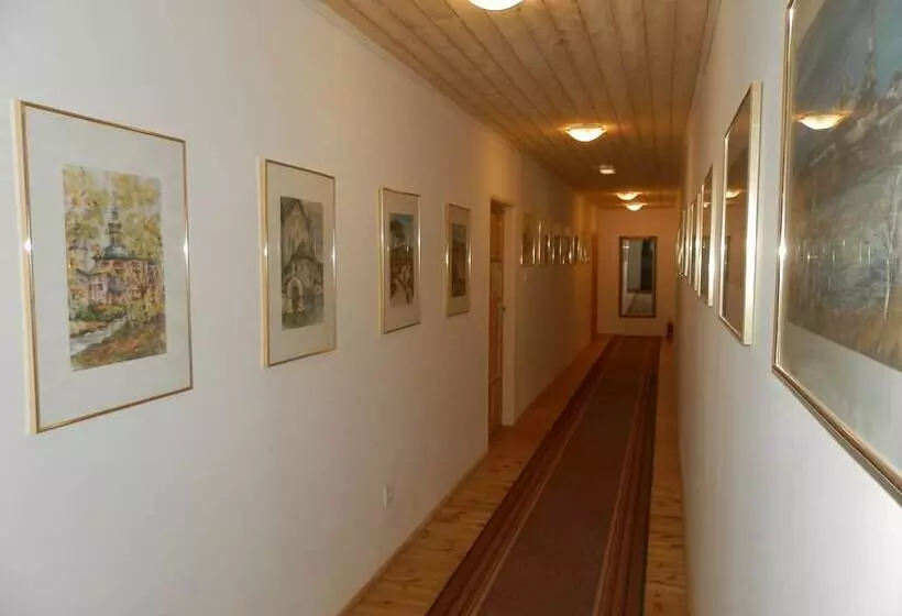 簡易ホテル Dwór Strzyżew