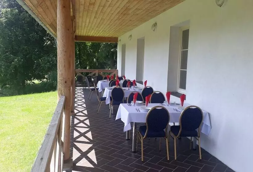 簡易ホテル Dwór Strzyżew