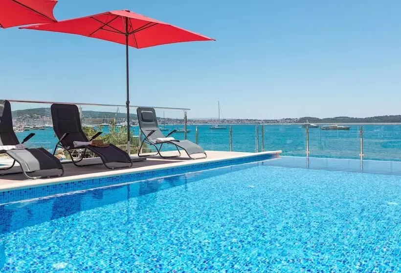 ホテル Gem Of The Sea Alenka