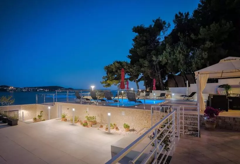 ホテル Gem Of The Sea Alenka