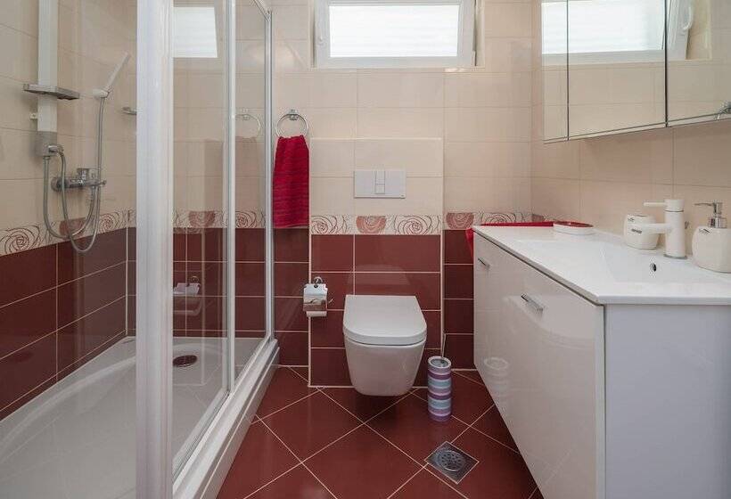 Отель Gem Of The Sea Alenka