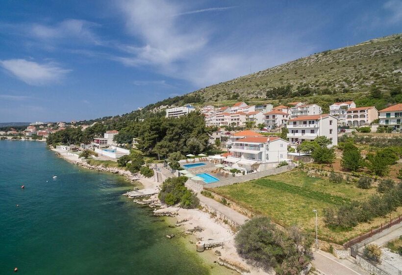 Отель Gem Of The Sea Alenka