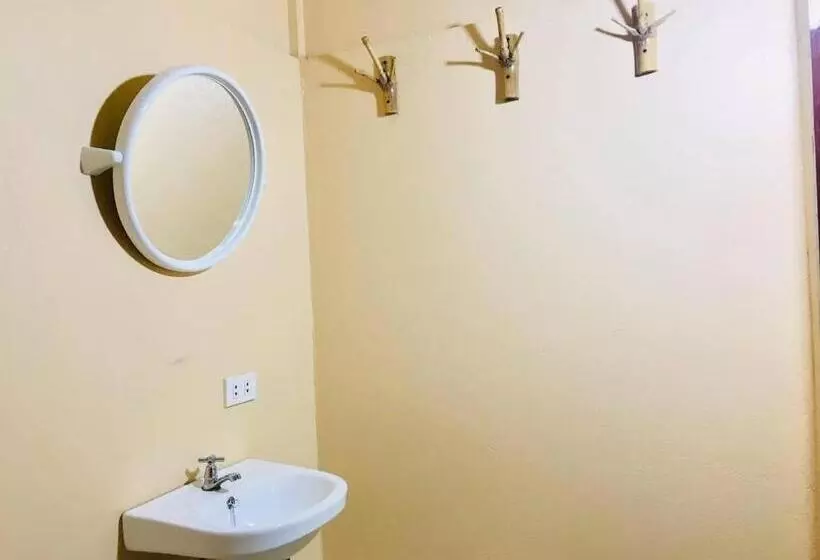 ホテル Loboc Cool River Resort