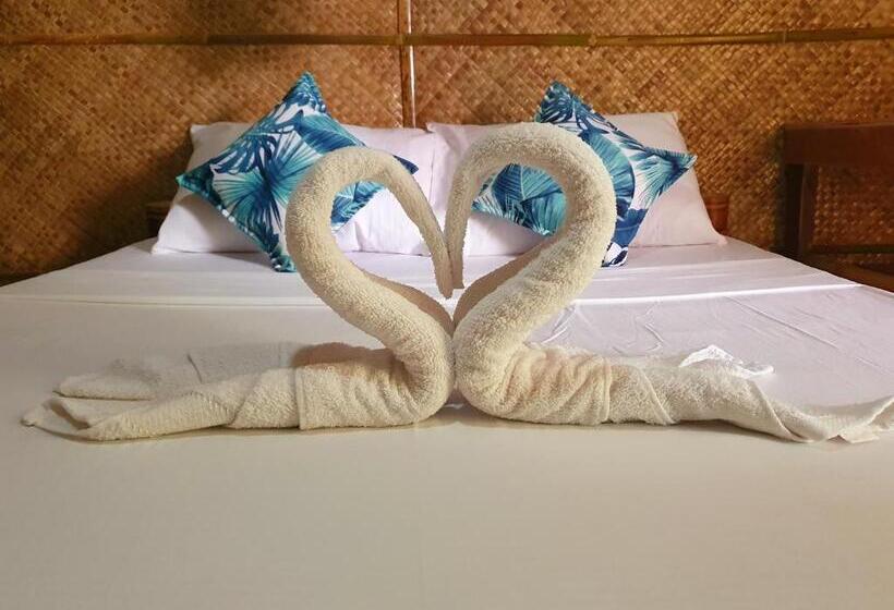 בית מלון כפרי Loboc Cool River Resort