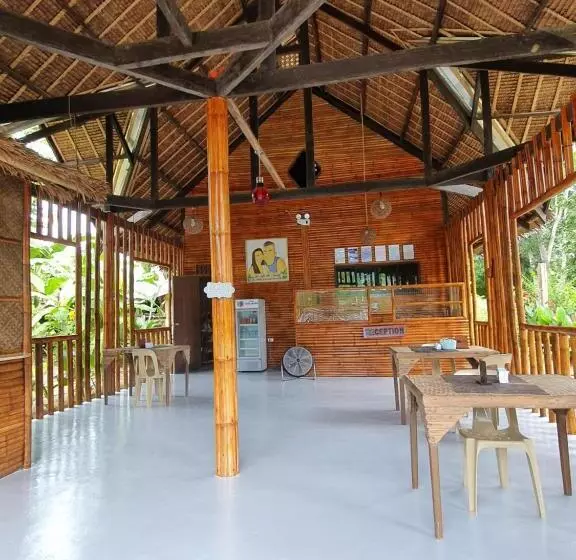 ホテル Loboc Cool River Resort