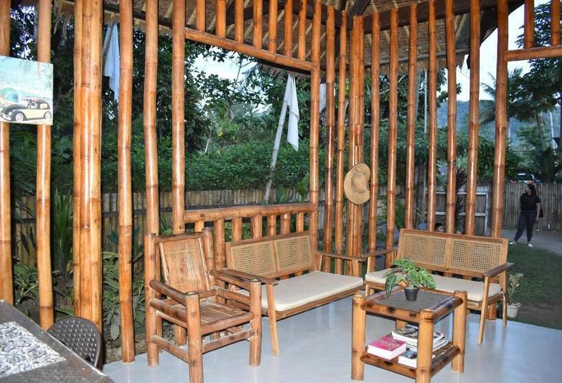 בית מלון כפרי Loboc Cool River Resort