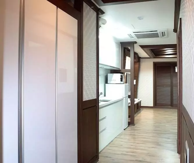 Hotelli Ritz Castle Resort