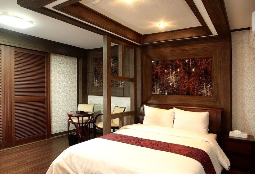 酒店 Ritz Castle Resort