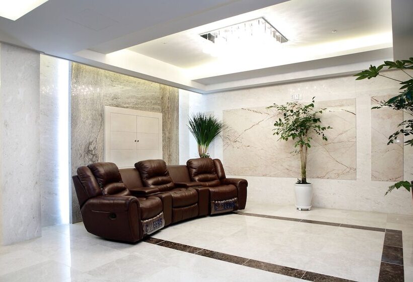 酒店 Ritz Castle Resort