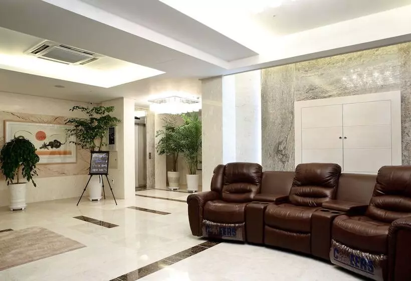 Hotelli Ritz Castle Resort