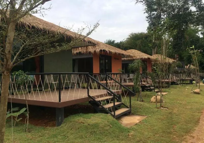 Hotelli The Raft Land