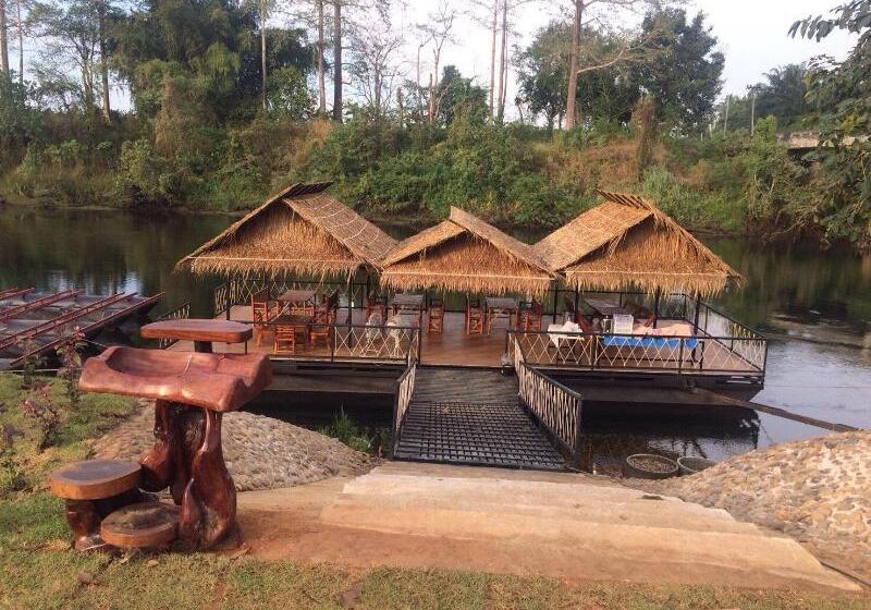 فندق The Raft Land