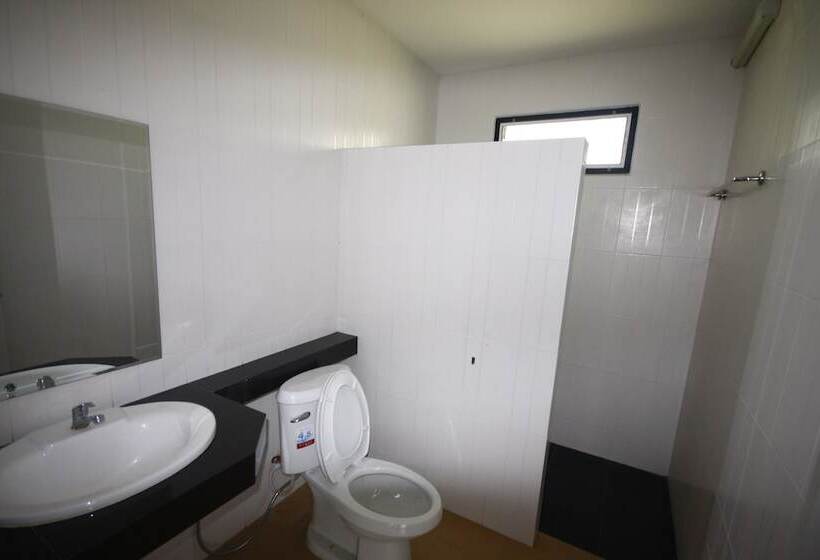 בית מלון כפרי Wangthong Beach Resort