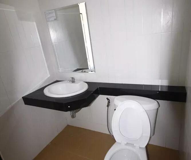 Hotelli Wangthong Beach Resort