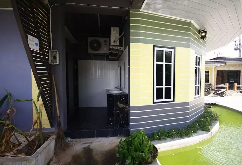 Hotelli Wangthong Beach Resort