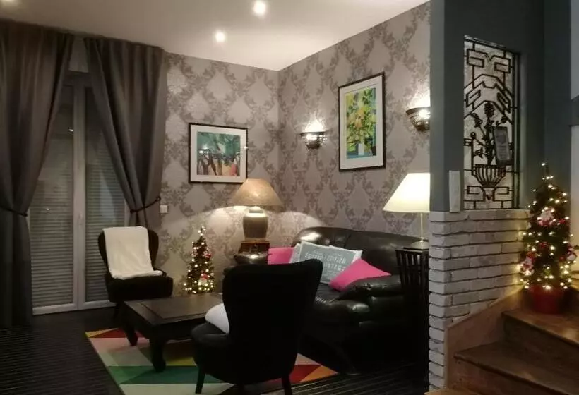 Majatalo Le Château De Courmelois