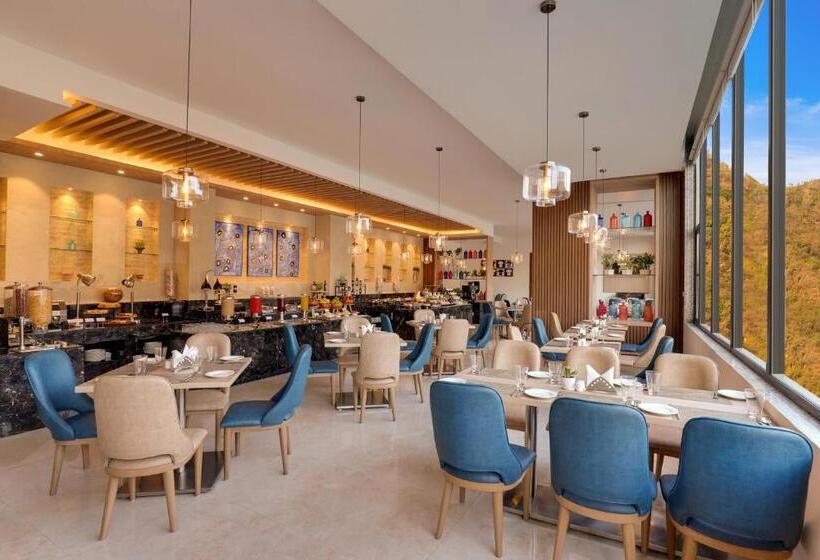 استراحتگاه Lemon Tree Hotel Tapovan Rishikesh