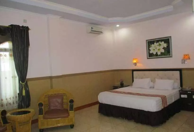 Anggraeni Hotel Ketanggungan
