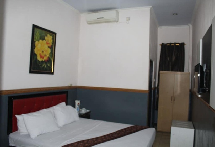 Anggraeni Hotel Ketanggungan