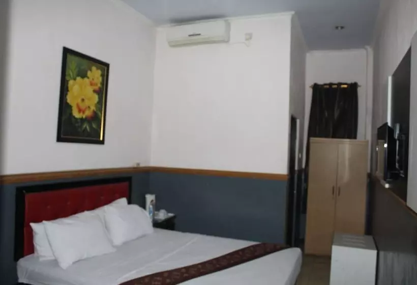 Anggraeni Hotel Ketanggungan