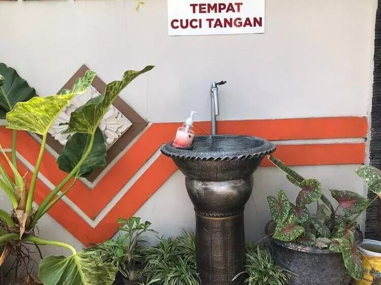 Anggraeni Hotel Ketanggungan