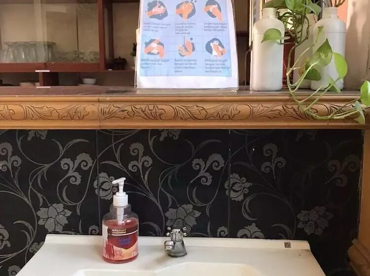 Anggraeni Hotel Ketanggungan