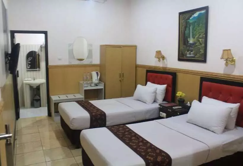 Anggraeni Hotel Ketanggungan