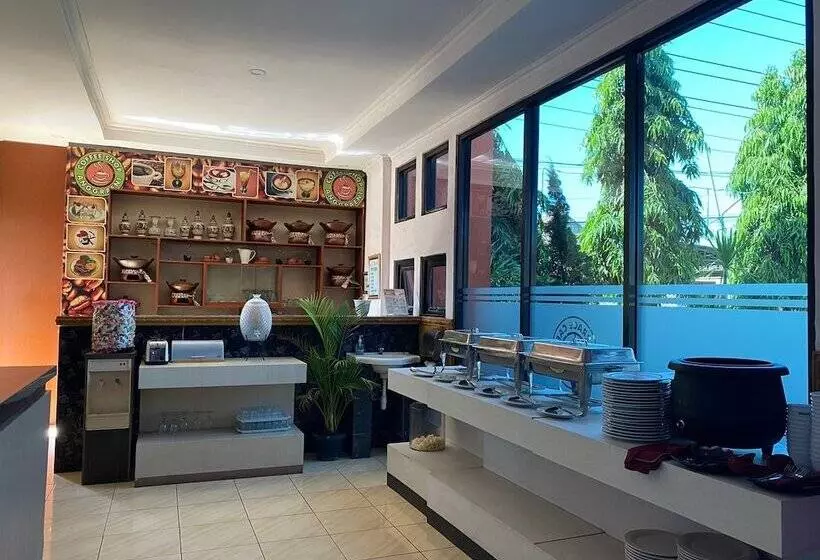 Anggraeni Hotel Ketanggungan