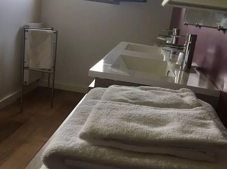 Aamiaismajoitus (B&B) Chambres Ambroisie