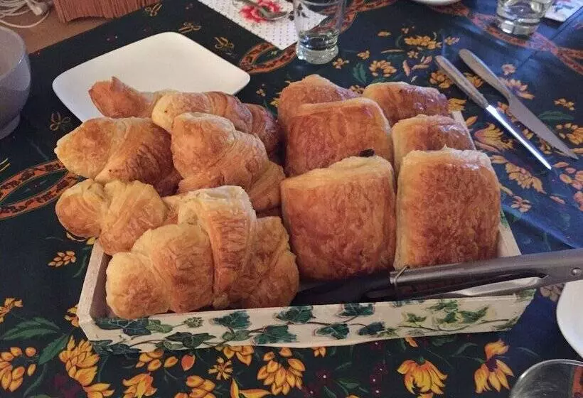 Aamiaismajoitus (B&B) Chambres Ambroisie