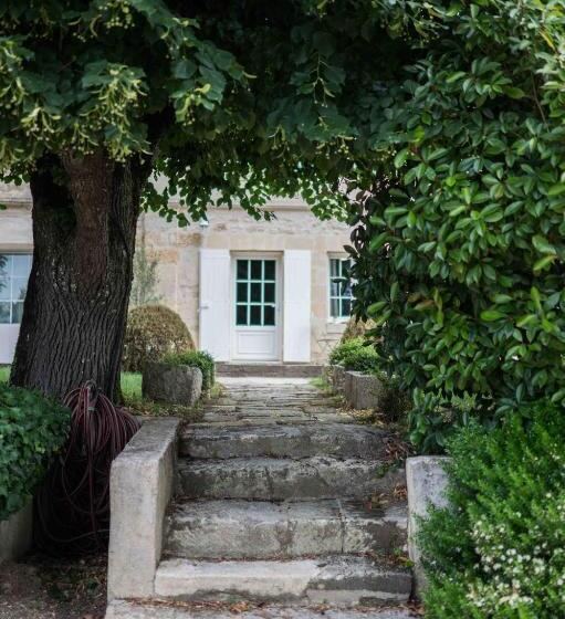 تختخواب و صبحانه Clos De La Barbanne