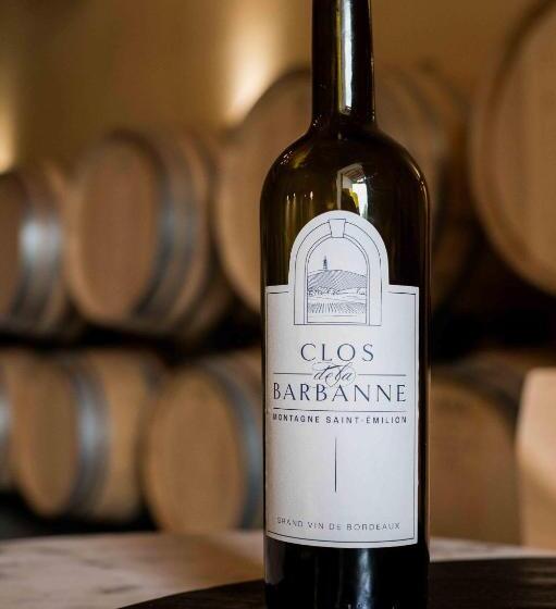 تختخواب و صبحانه Clos De La Barbanne