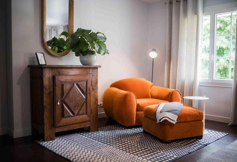 تختخواب و صبحانه Clos De La Barbanne