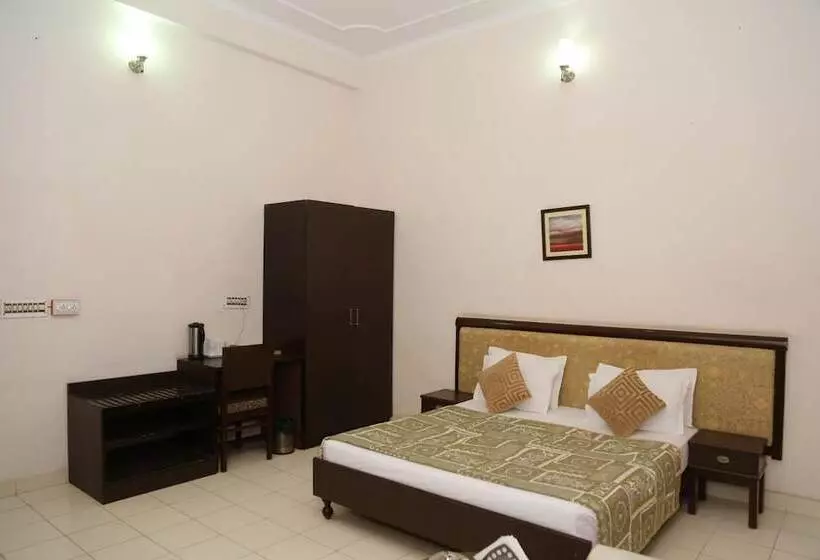 Gulmohar Sariska Resort