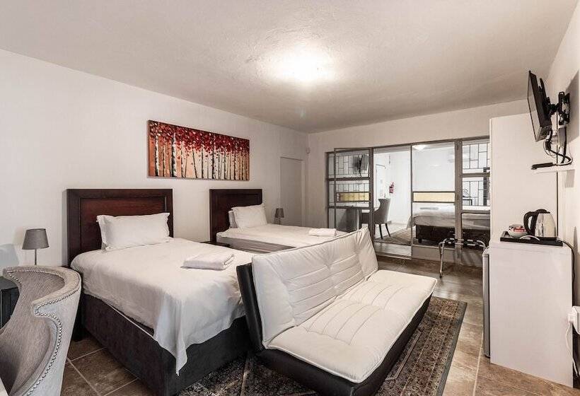 Hotel Graceland Conference And Lifestyle Centre