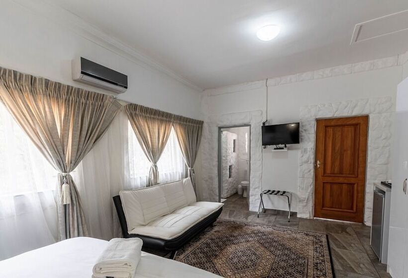 Hotel Graceland Conference And Lifestyle Centre