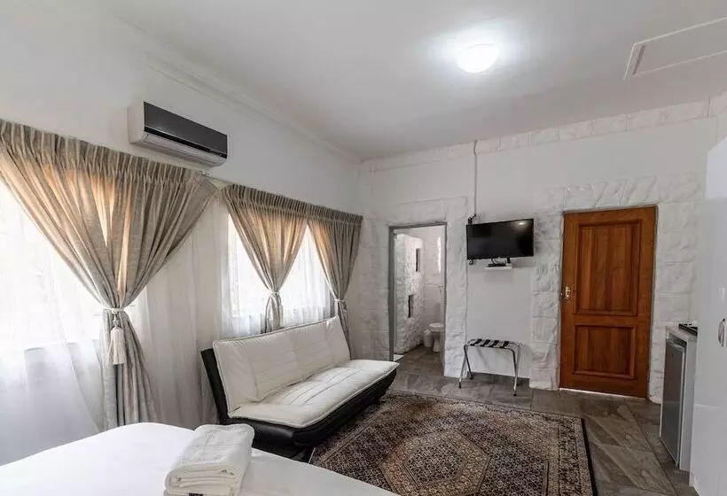 Hotelli Graceland Conference And Lifestyle Centre