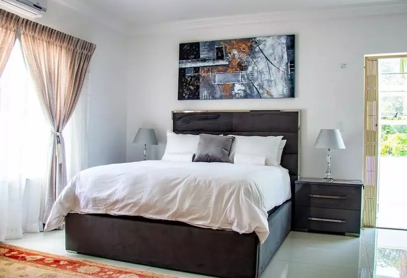 Hotelli Graceland Conference And Lifestyle Centre