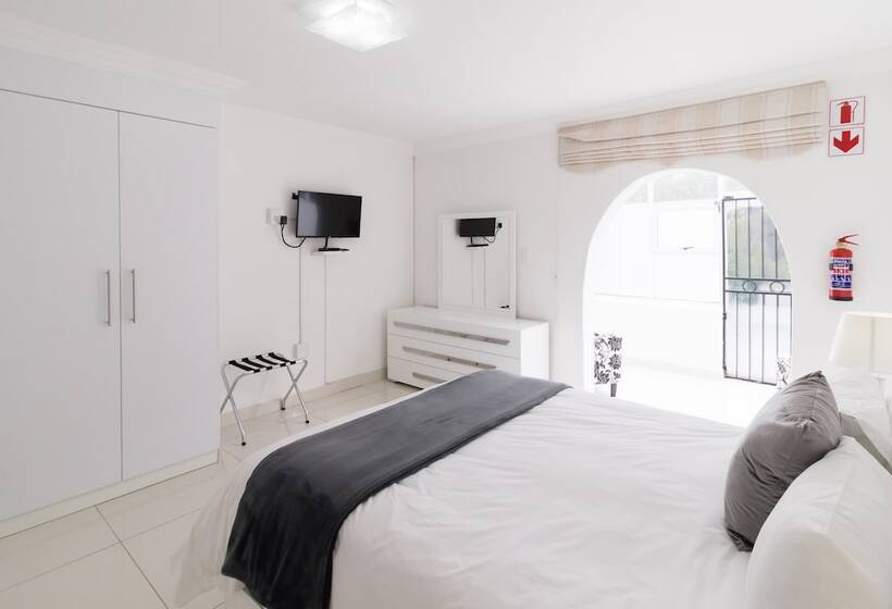 Hotel Graceland Conference And Lifestyle Centre