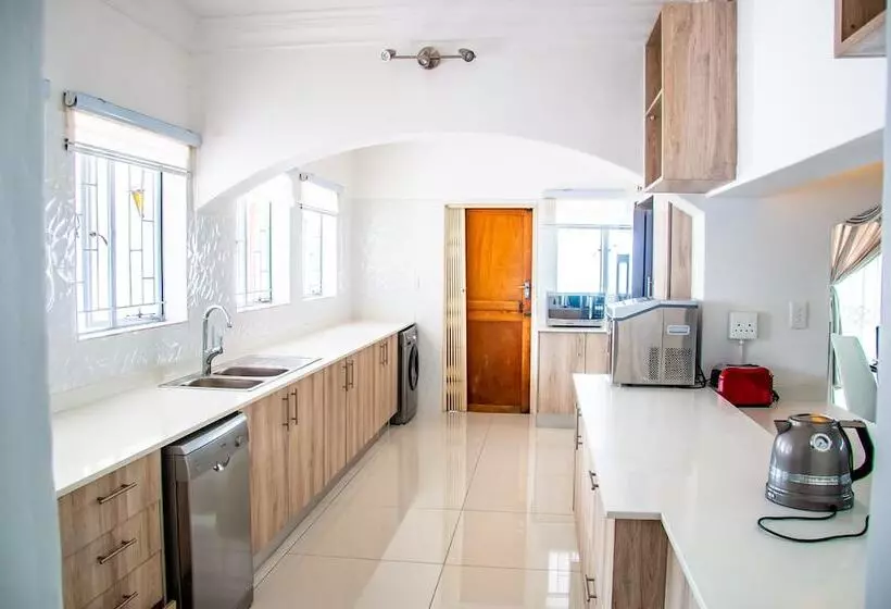 Hotelli Graceland Conference And Lifestyle Centre