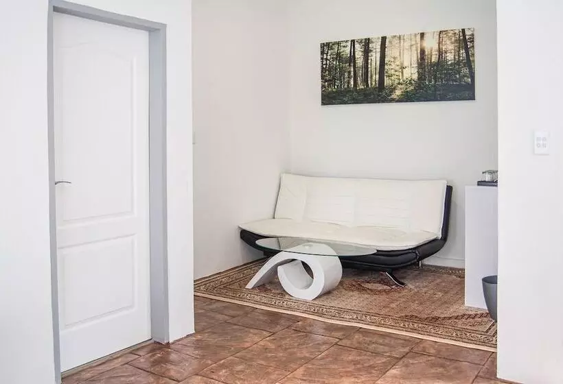 Hotelli Graceland Conference And Lifestyle Centre