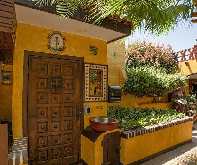 בית מלון כפרי Hacienda Los Algodones