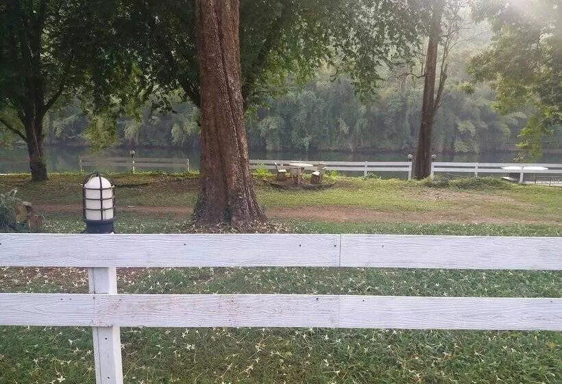 Hotelli Ingphupha Resort And Restaurant